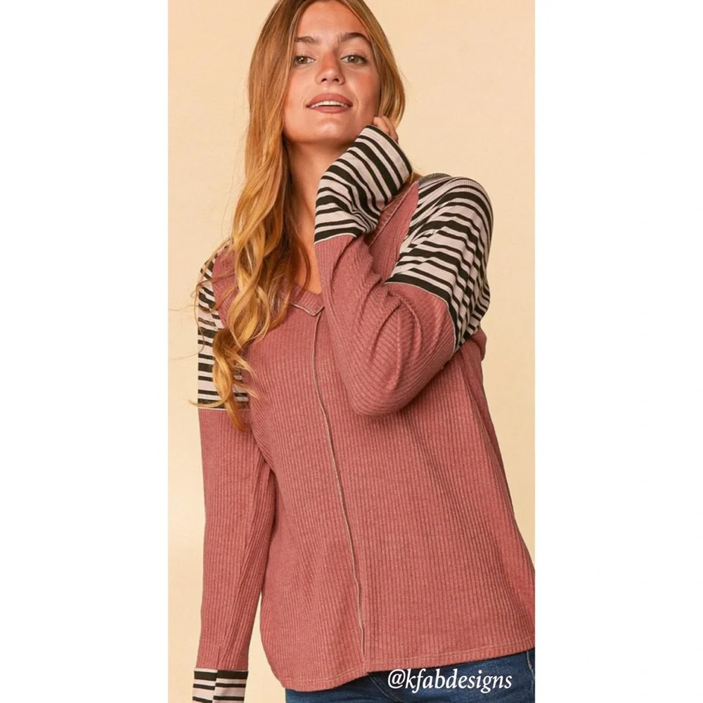 ❤️LAST! V Neck Banded Sweater Top, Color Block, Raglan with Thumb Hole! - Picture 5 of 9